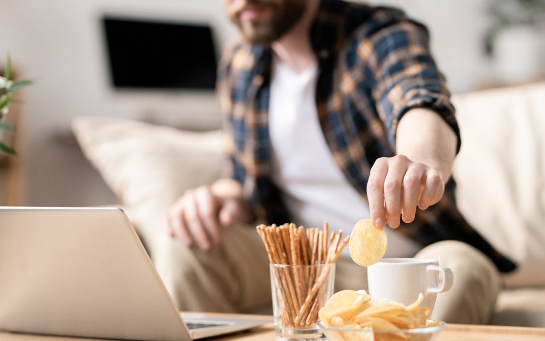 10 Tipps, wie Du im HomeOffice garantiert das Gewicht hältst